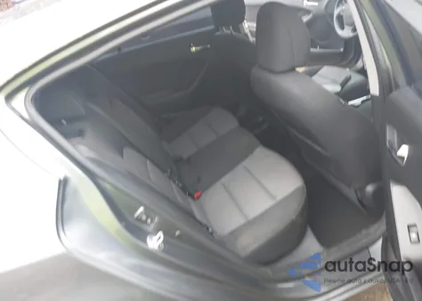 2016 Kia Forte Lx из США, поврежденный, VIN KNAFK5A86G5636583